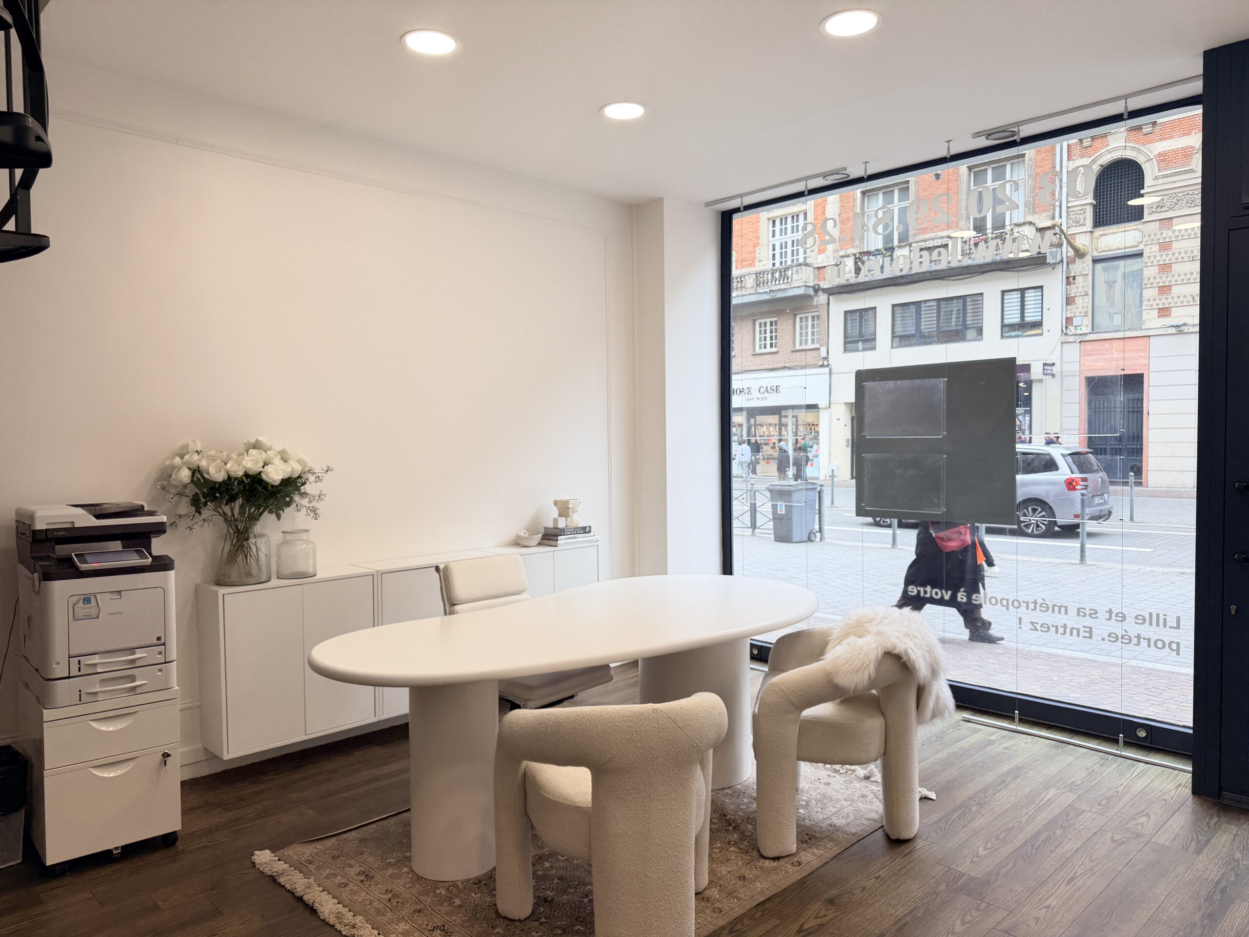 Lire la suite à propos de l’article Local commercial sur deux niveaux au cœur de la rue Faidherbe